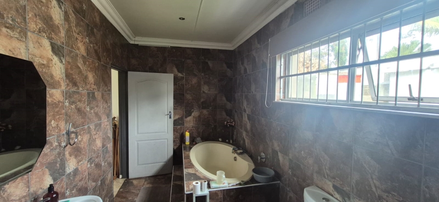5 Bedroom Property for Sale in Greenfields Eastern Cape